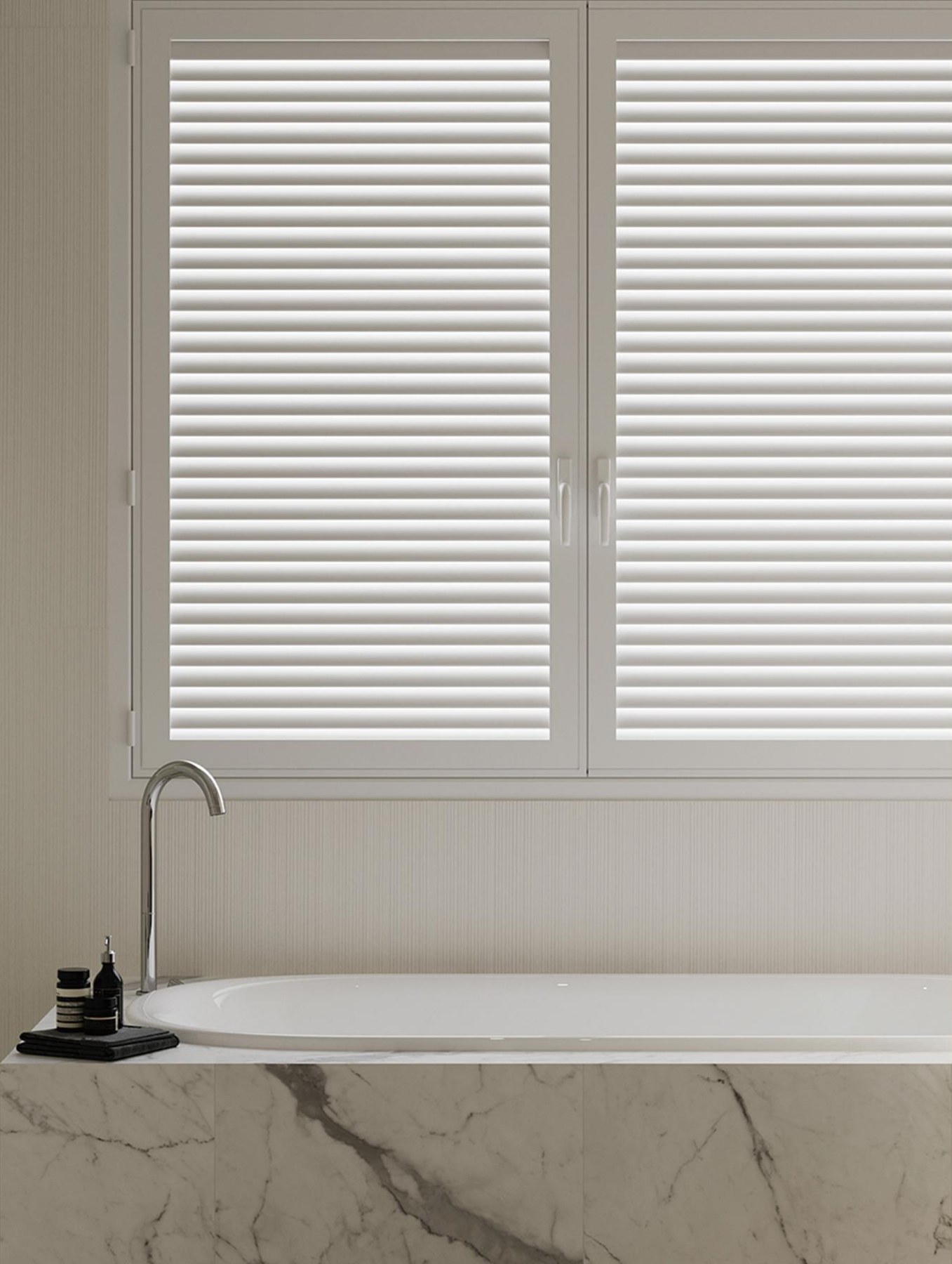 Ivory Weave 16 ceramic surface